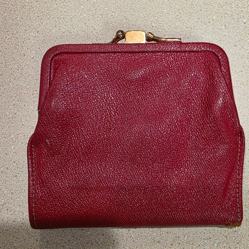 St. Thomas Saratoga Duo Wallet Red Hand Grained Morocco Leather Kiss Lock Vtg